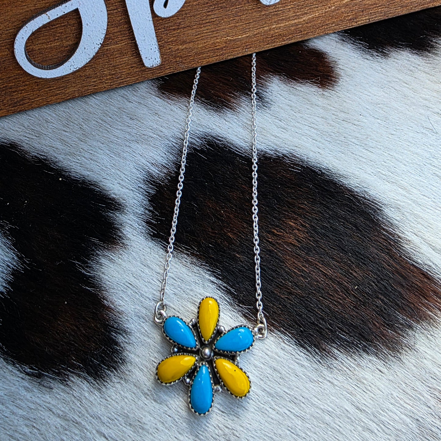The Rosarita Flower Necklace