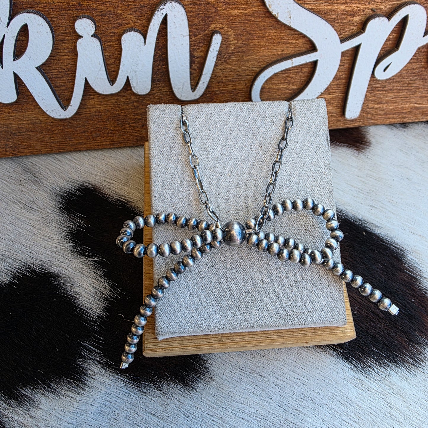 The Classic Bow Necklace