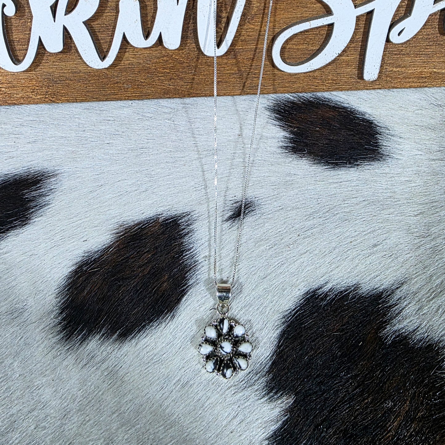 The White Buffalo Flower Necklace