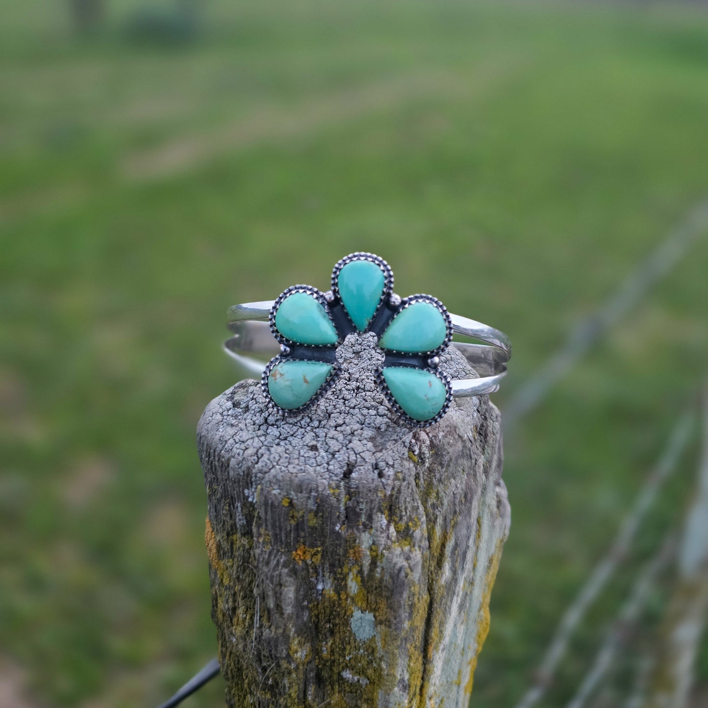 The Kingman Naja Cuff