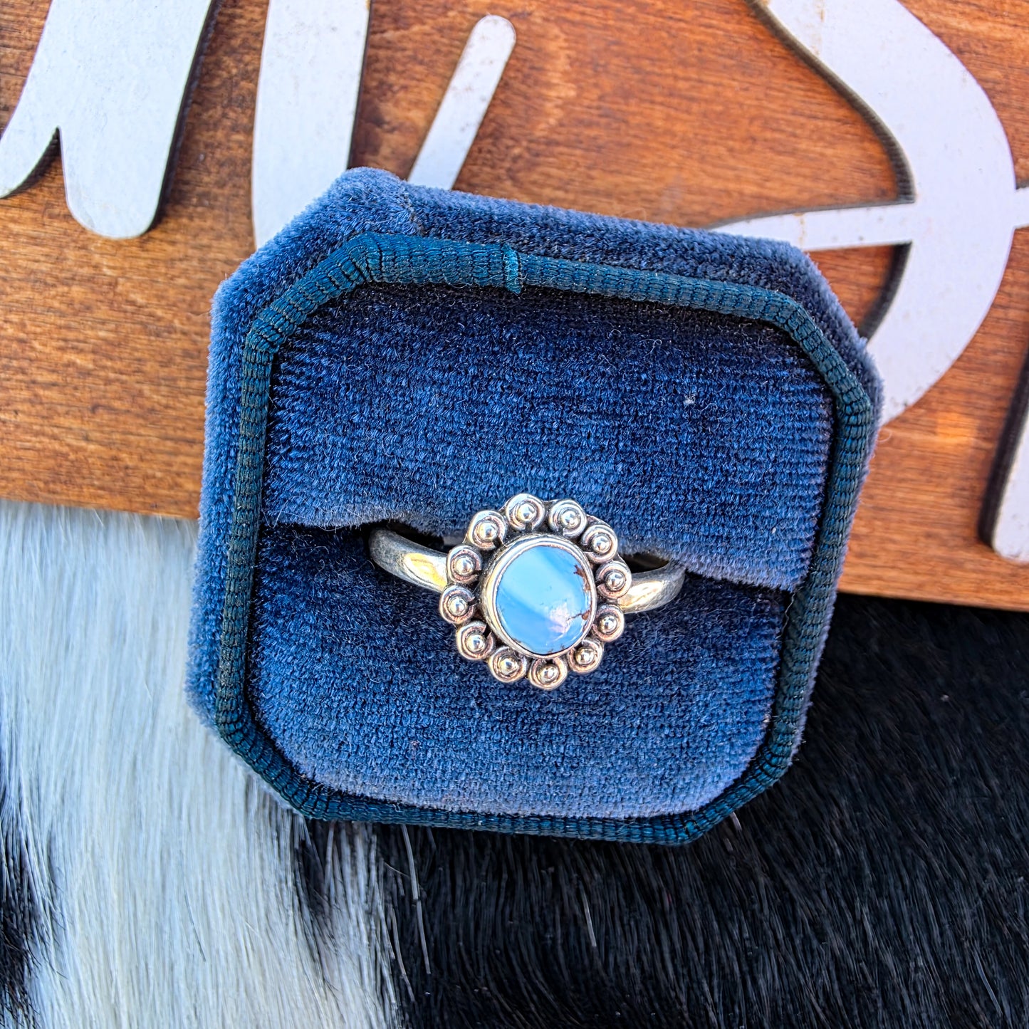 The Golden Hills Flower Ring