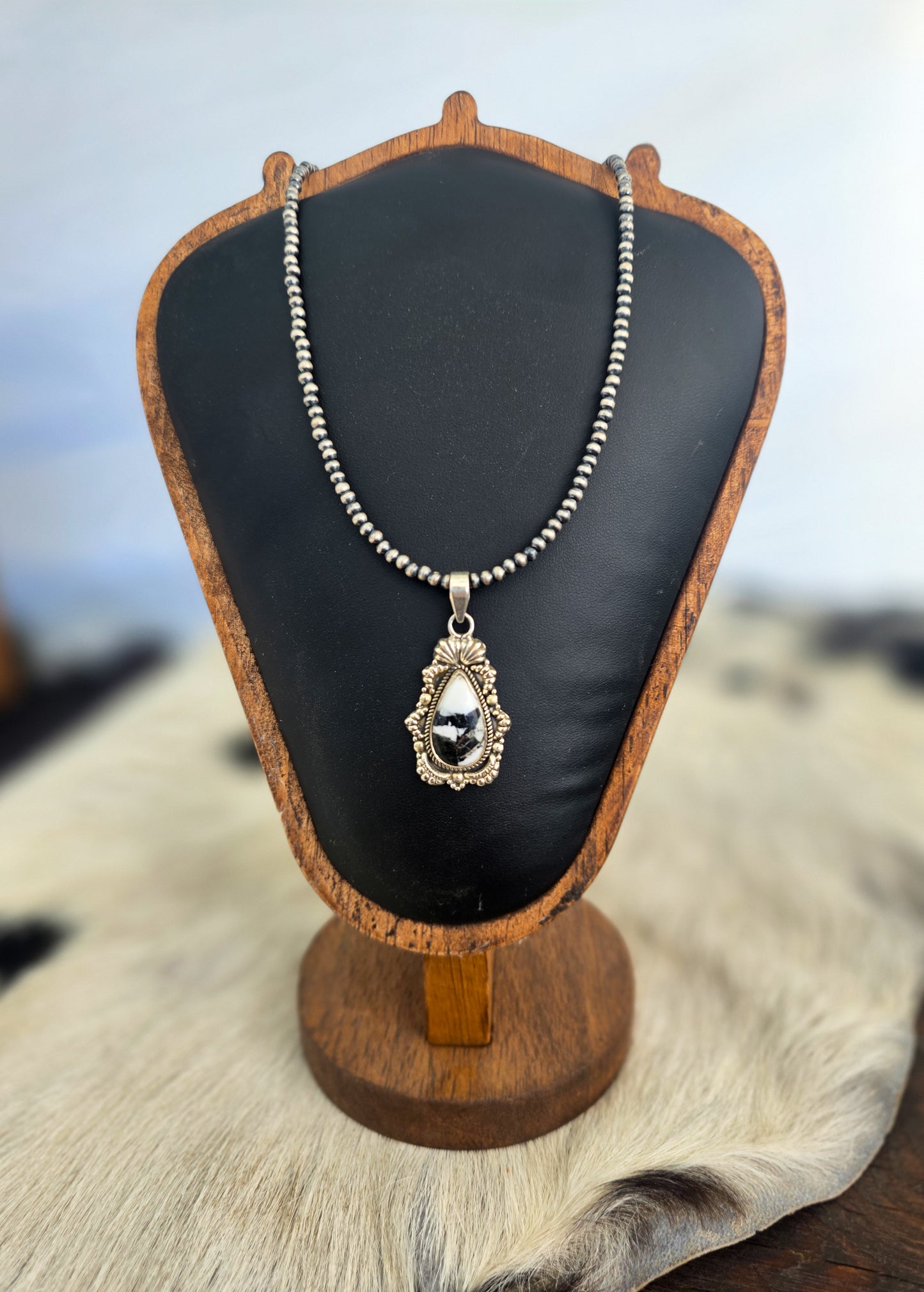 The Annie Necklace
